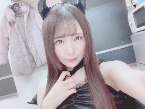 极品眼镜娘，曾经是SOD女子社员的顶尖人才—加藤桃香