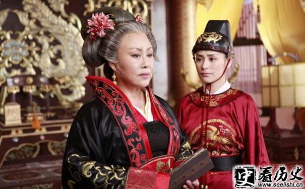斯琴高娃饰演的武则天剧照