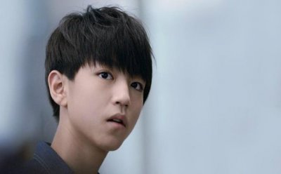 ​王俊凯的女朋友李佳宁是真的么 传闻王俊凯是同性恋