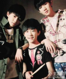 ​tfboys王源女朋友是谁 tfboys王源女朋友照片