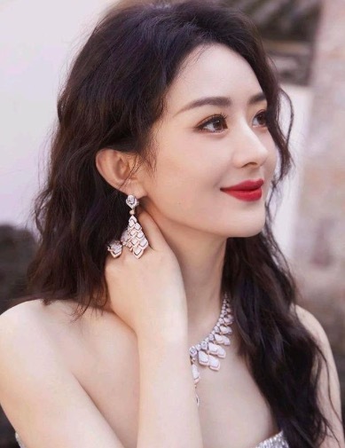 网友评出2023内娱四大女顶流 赵丽颖杨幂杨紫迪丽热巴，你最pick谁？