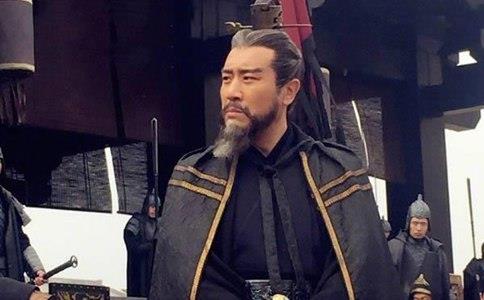 鲁迅是怎么评价曹操的?为什么他会认为曹操是一个英雄?