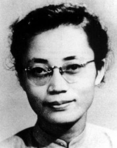 ​谢冰莹简介（谢冰莹中国历史上第一个女兵作家）