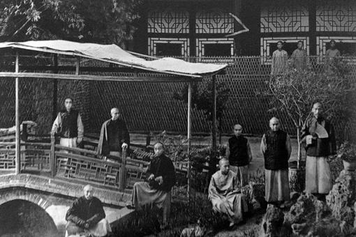 清宫太监打板子能把豆腐里面打碎外面却完好无损?