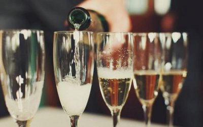 ​甜红葡萄酒为什么这么便宜？甜红葡萄酒口感