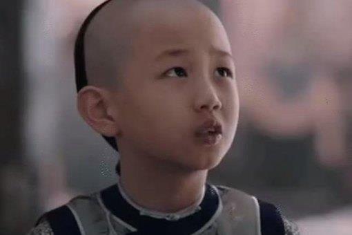 嘉庆帝继位前,乾隆皇帝为什么让他对永琏行叩拜之礼