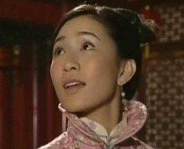 ​她是大清贵妃，为什么会连降三级？