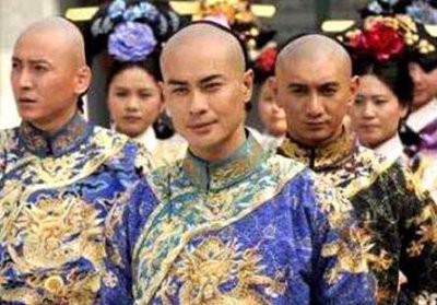 ​他是康熙最小的儿子 雍正与乾隆都很照顾他