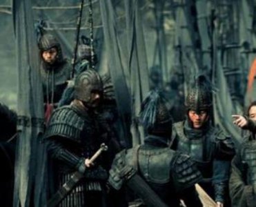 ​在古代战场上，为何所有士兵还都抢着往前站？