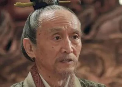​贾诩换过多个主公，为何一直受到重用呢？