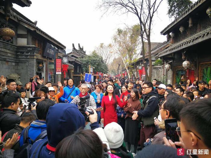 陈彼得、马薇唱响川版《我和我的祖国》：感动是来自对祖国的热爱