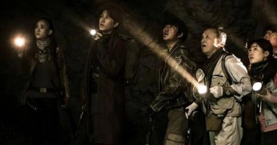 ​1992年，故宫墙上出现成排宫女，只现身5秒，留下一张照片后消失