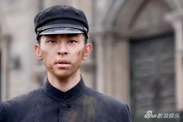 邓伦多次表白李沁？连陈小春都看出来他俩不一般