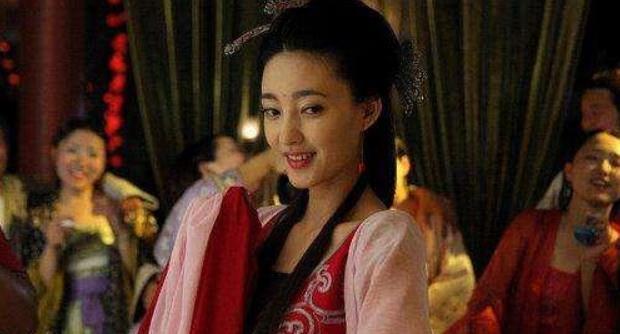 古代妓院对不听话的女子，老鸨是如何驯服的，训练方式让人咂舌