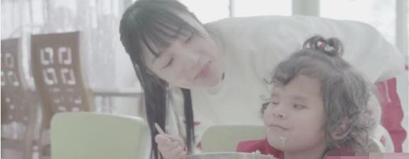 李小璐微博公开了一段视频，网友：这次是真的被感动到了