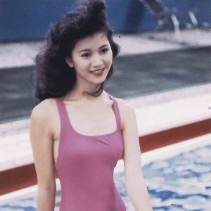 ​1990年“港姐”袁咏仪，年轻时照片美得“不可方物”