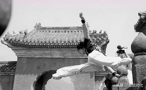 古代武术高手能飞檐走壁，现代人做不到就说是假的？孤陋寡闻而已