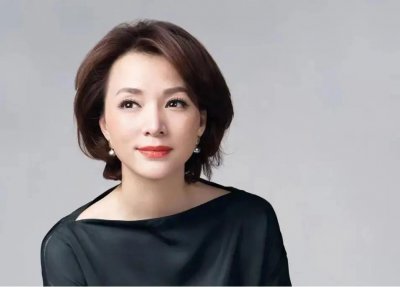 ​从“央视一姐”到“查无此人”，董卿49岁卖房为夫还债