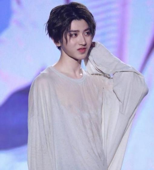 蔡徐坤不配做NBA形象大使？我呸，你们这些不懂球的直男！