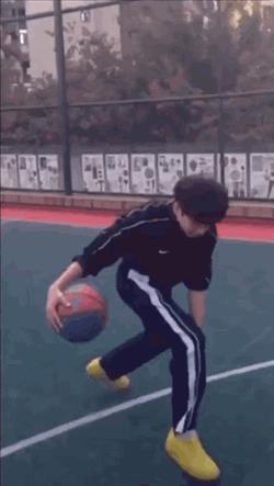 蔡徐坤不配做NBA形象大使？我呸，你们这些不懂球的直男！