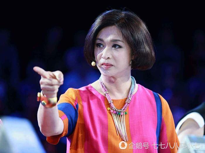 娱乐圈那些变性“美女”们 男儿时照片曝光 遭网友们惊呼