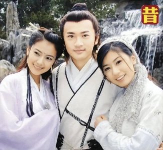 ​44岁高圆圆现状：扎小辫子像25岁小姑娘，“天然美”吊打内娱