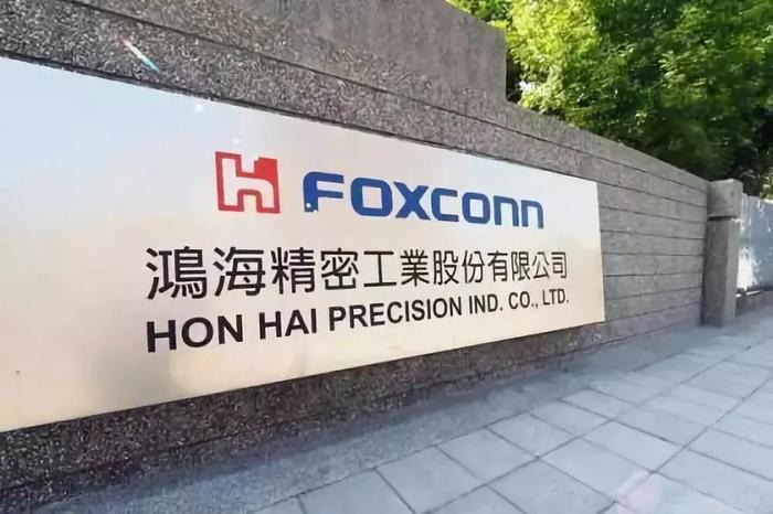 郭台铭不为人知的背景，岳父财富不输李嘉诚，小舅子是潮商领袖