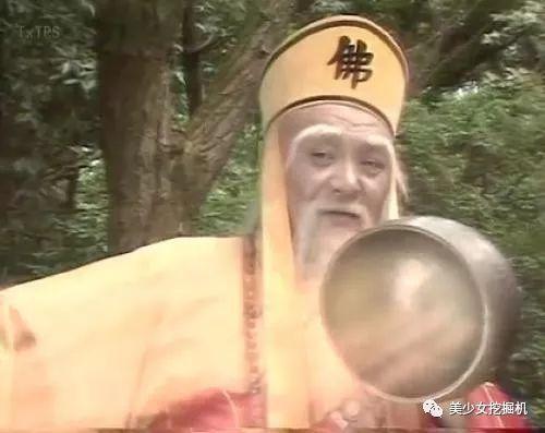 韩国鼻祖网红，被曝抢闺蜜富二代男友，如今靠整成AB来国内圈钱？