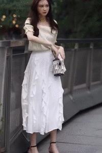 韩国鼻祖网红，被曝抢闺蜜富二代男友，如今靠整成AB来国内圈钱？