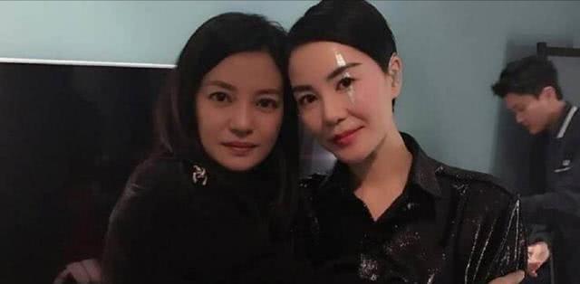 王菲称那英为“那大傻”，原来她们关系太幽默
