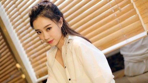 娱乐圈新晋女神张小斐，大长腿实力抢镜
