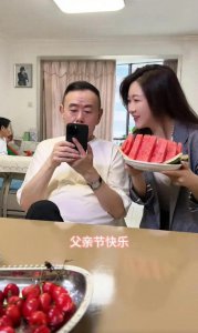 ​潘长江四代同堂，92岁老爸像60岁，女儿潘阳又漂亮了