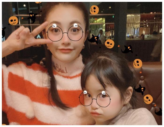 包文婧女儿“开挂式”长大啦！曾经被观众嫌丑，近照却美出新高度
