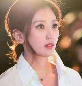 ​贾静雯3个女儿，一个比一个好看，网友：美女连名字也好听
