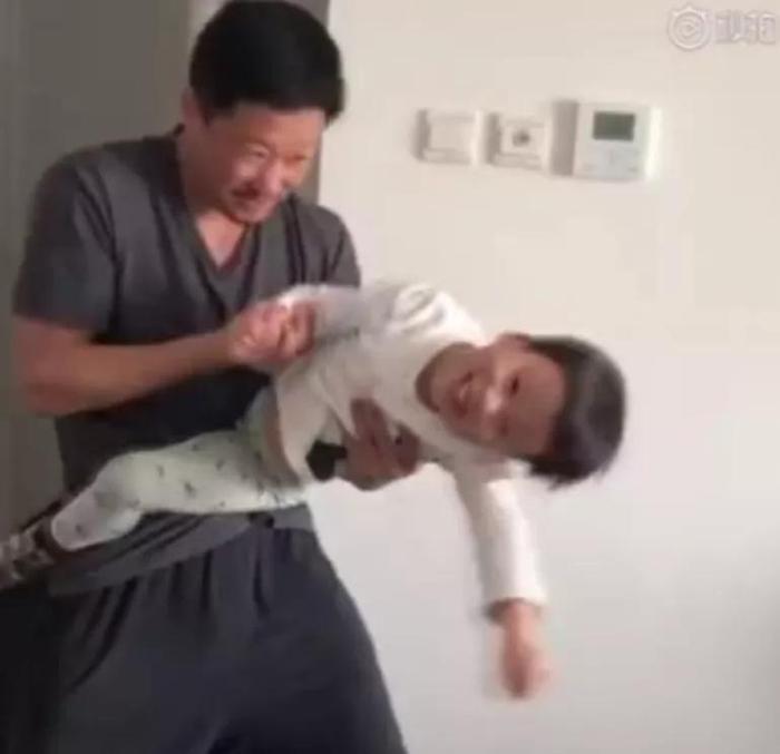 吴京的儿子叫吴所谓，听到他二儿子的名字，果然比吴所谓还随便
