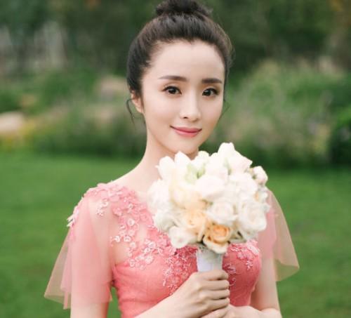 旋风少女：胡冰卿自曝童年趣事,与双胞胎姐姐胡玉洁性格相差太大