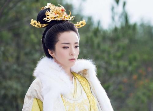 旋风少女：胡冰卿自曝童年趣事,与双胞胎姐姐胡玉洁性格相差太大