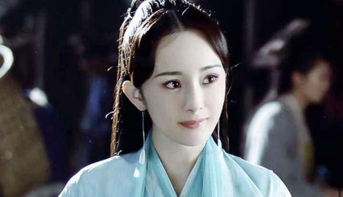 原本是杨幂的替身，五官比本尊更精致，粉丝呼吁赶紧出道