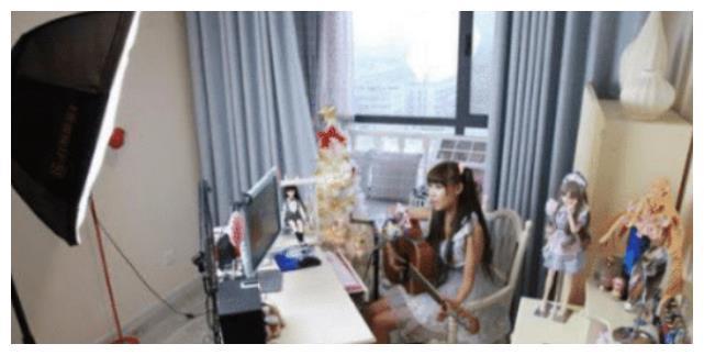 95后美女主播误入传销，帅气男粉是头目，被救时精神恍惚！