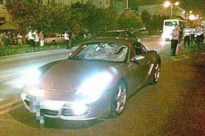 ​95后女模特开豪车醉驾撞人 法院判处赔121万