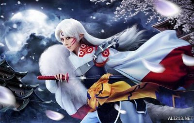 ​“最美女硕士”夏小薇COS男神杀生丸 网友：眼神霸气
