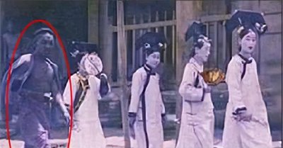 ​故宫灵异事件：1992年故宫宫女魅影，为了辟邪每年用60吨猪血？