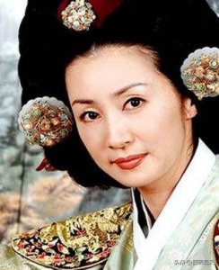 ​女曹操文定王后，枪挑反正功臣，刀劈世子外戚，拱儿子登基