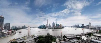 ​这是一张249亿像素的上海外滩照片，放大后亮点太多...