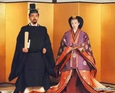 ​日本天皇和首相哪个地位高？
