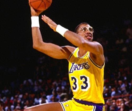 NBA历史盖帽王TOP5：邓肯位列第五，第一连奥尼尔都服