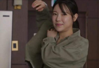 ​《来自地狱的法官》第11集剧情介绍：峨珑打了女主