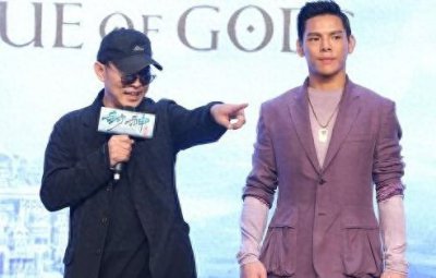 ​李连杰拍戏故意打摔向佐 港老大华强听闻反笑 父子俩座驾悬殊