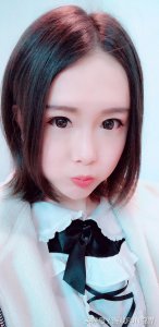 ​轩墨宝宝晒出女仆装全身照，网友：没有露腿，我们要看腿！