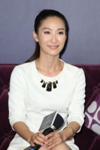 ​《夹缝之间》全国上映，揭示母女情深与留守儿童现实挑战